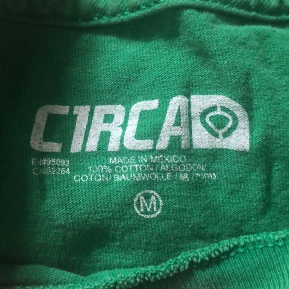 Men’s Green Circa Vintage T-Shirt - Picture 2 of 3